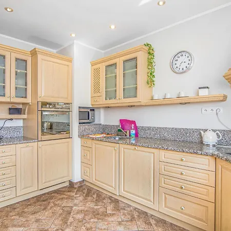 Stunning In With Kitchen Gdynia